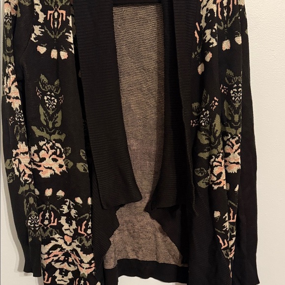 Staring at Stars Black Floral Large Heavy Cardigan Open - Picture 4 of 8